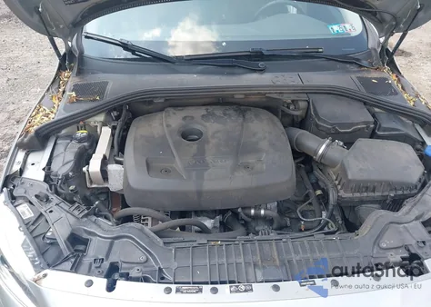 2017 Volvo S60 T5 Dynamic z USA, uszkodzony, nr VIN YV140MTL8H2438953